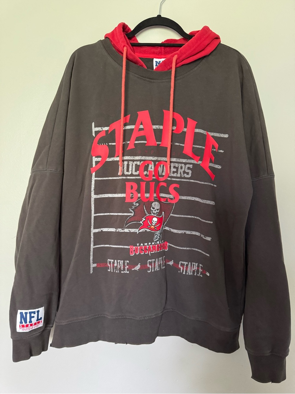 Staple Tampa Bay Buccaneers Hoodie Sz L